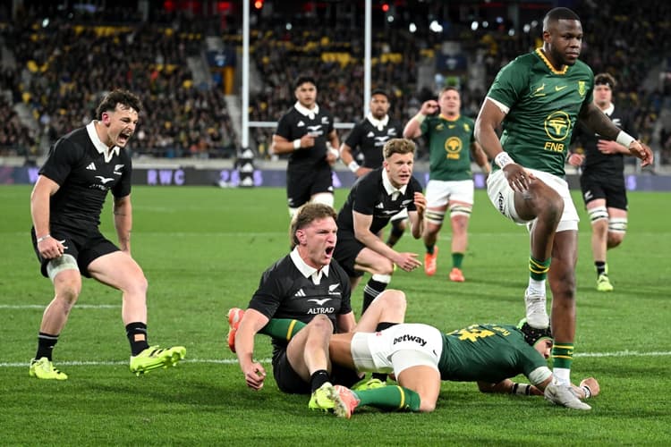 A potential World Cup quarter-final clash with the Springboks has the All Blacks excited about 2027. Photo: Getty Images