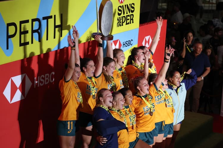 Australia hoists the Perth SVNS title. Photo: Getty Images