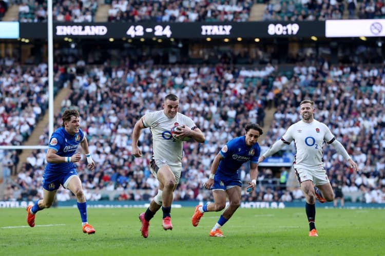 England keeps their Six Nations hopes alive. Photo: Getty Images