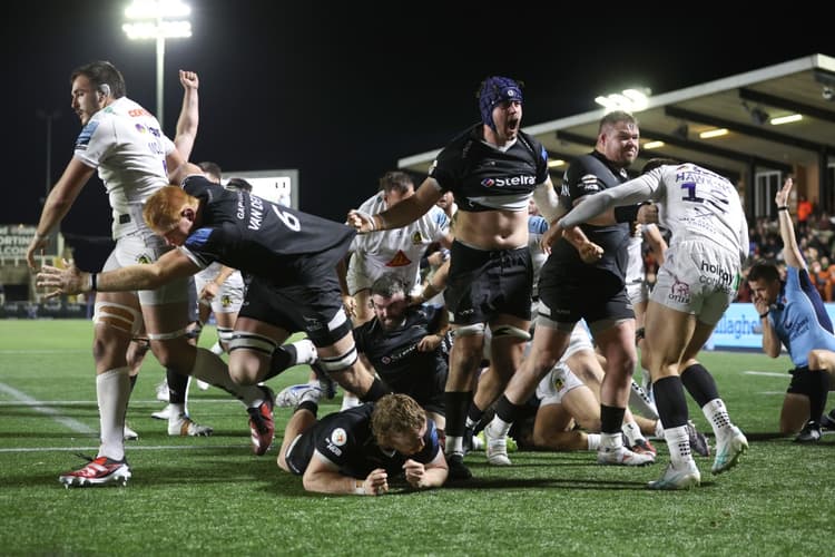 Newcastle celebrate ending a 25 game losing streak. Photo: Getty Images