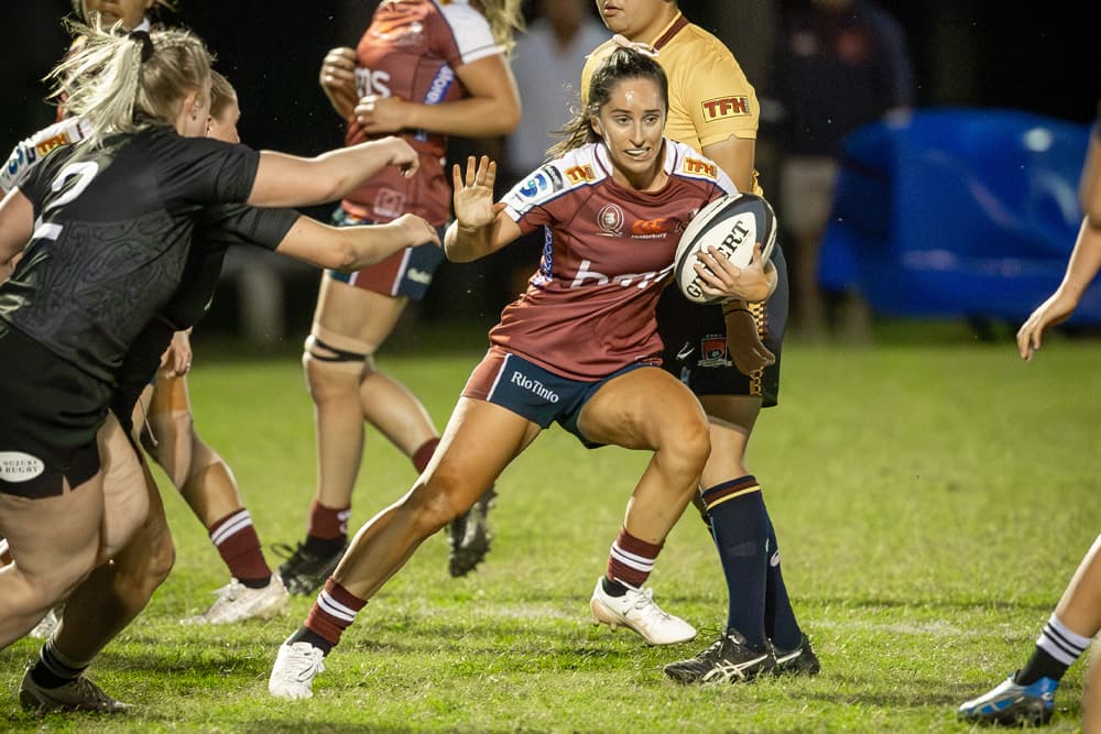 Reds winger Tess Littleton in action against New Zealand Universities 